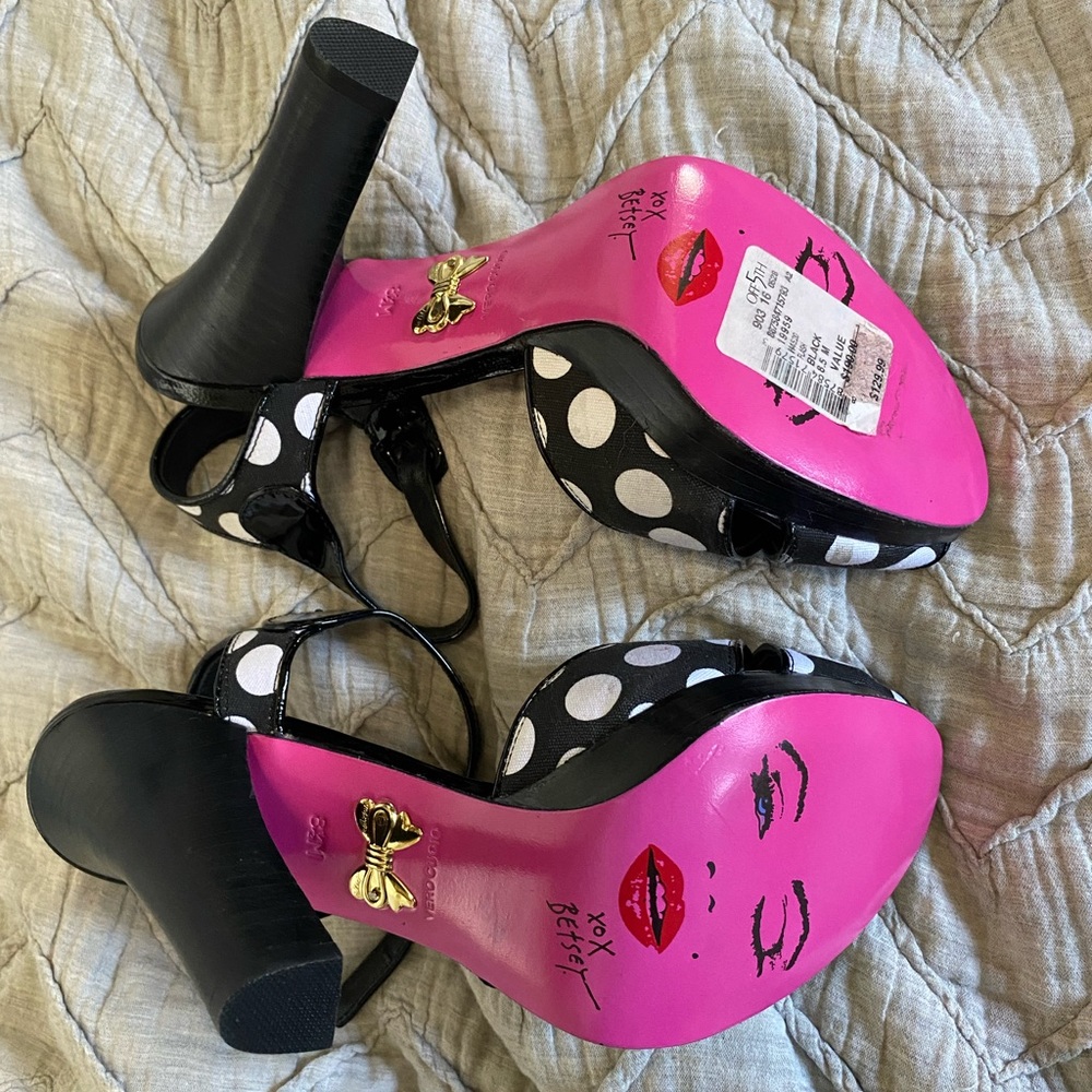 Betsy Johnson Retro Pumps